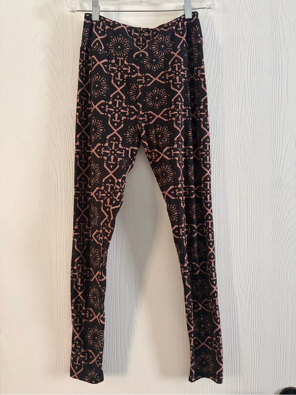 LuLaRoe Black Leggings with tan Geometric Motif